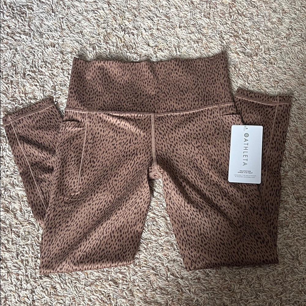 Athleta Salutation Stash Pocket Printed 7/8 Tight